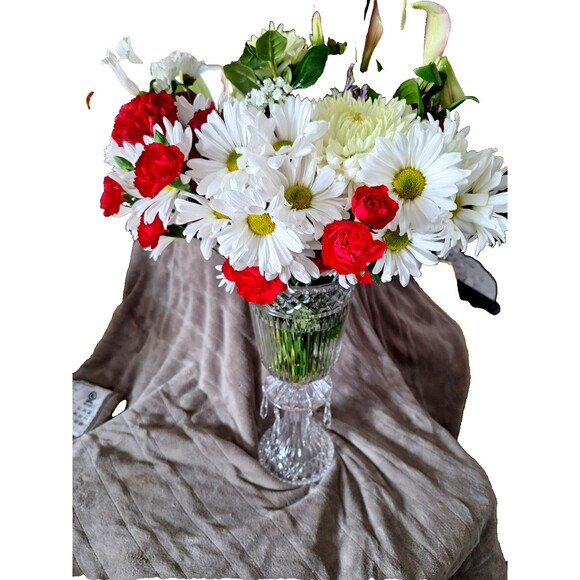 Elegant Vintage Clear 16" tall Ribbed and Flared Glass Vase Candle/Flower vase - Picture 15 of 16